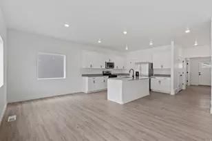 7181 Switchback Way N, Eagle Mountain, UT 84005 - Photo 9