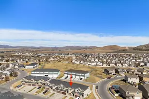 2037 E Cedar Trails Wy, Eagle Mountain, UT 84005 - Photo 3