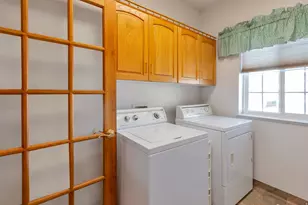 290 E 450 S, Hyde Park, UT 84318 - Photo 9