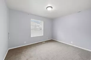 563 N 220 E, Centerville, UT 84014 - Photo 17
