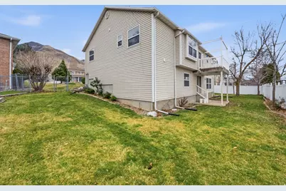 563 N 220 E, Centerville, UT 84014 - Photo 3