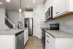 920 N Hillcrest Ln, Lehi, UT 84048 - Photo 3