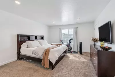 1082 E Dory Boat Rd, Saratoga Springs, UT 84045 - Photo 13