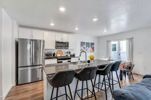 1082 E Dory Boat Rd, Saratoga Springs, UT 84045 - Photo 9