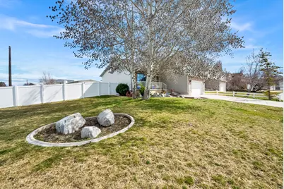 1284 N 900 W, Clinton, UT 84015 - Photo 3