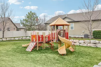 566 E 9270 S, Sandy, UT 84070 - Photo 43