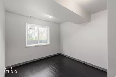 949 S 225 E, Layton, UT 84041 - Photo 23