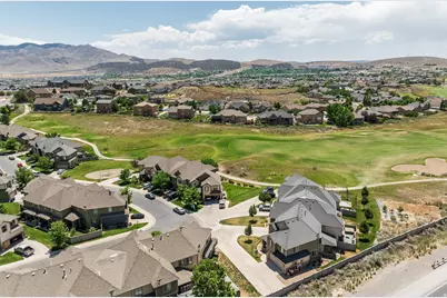 4043 E Oakland Hills Dr, Eagle Mountain, UT 84005 - Photo 31