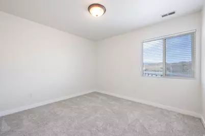 4043 E Oakland Hills Dr, Eagle Mountain, UT 84005 - Photo 13