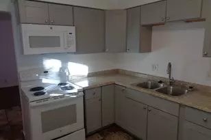 4655 E Locust Ln S, Holladay, UT 84117 - Photo 9