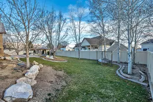 1091 W 2175 S, Syracuse, UT 84075 - Photo 27