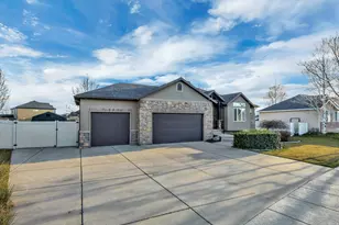 1091 W 2175 S, Syracuse, UT 84075 - Photo 3