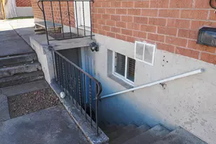 2425 E 6660 S, Cottonwood Heights, UT 84121 - Photo 23