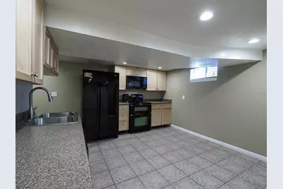 2425 E 6660 S, Cottonwood Heights, UT 84121 - Photo 27