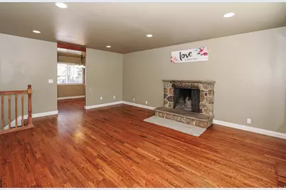 2425 E 6660 S, Cottonwood Heights, UT 84121 - Photo 7