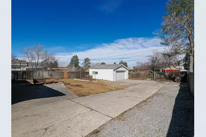 2425 E 6660 S, Cottonwood Heights, UT 84121 - Photo 45