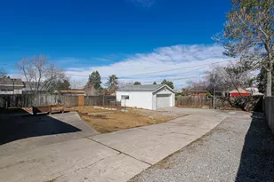 2425 E 6660 S, Cottonwood Heights, UT 84121 - Photo 45