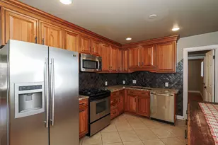 2425 E 6660 S, Cottonwood Heights, UT 84121 - Photo 9