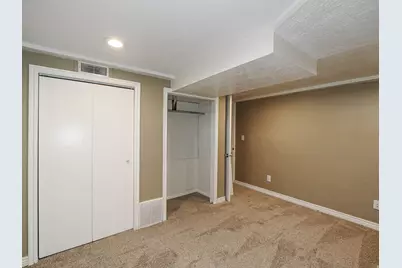 2425 E 6660 S, Cottonwood Heights, UT 84121 - Photo 33