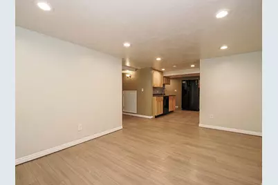 2425 E 6660 S, Cottonwood Heights, UT 84121 - Photo 31