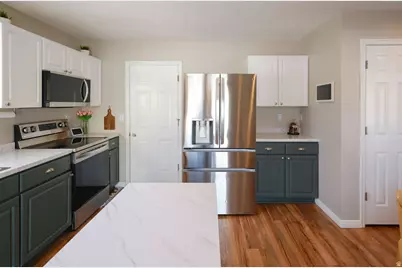 80 E 850 S, Layton, UT 84041 - Photo 9