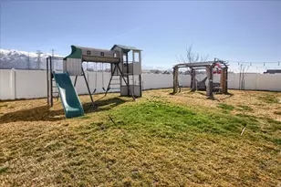 263 S Sunburst Dr W, Layton, UT 84041 - Photo 29