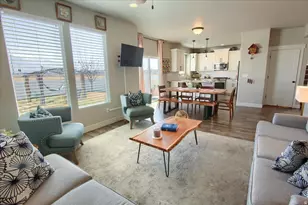 263 S Sunburst Dr W, Layton, UT 84041 - Photo 13