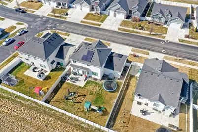 263 S Sunburst Dr W, Layton, UT 84041 - Photo 37