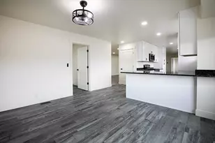 36 W Marquette Dr, Midvale, UT 84047 - Photo 9