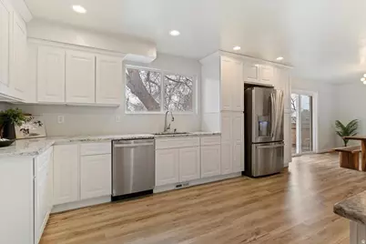 2569 N 2900 E, Layton, UT 84040 - Photo 7