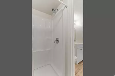 2569 N 2900 E, Layton, UT 84040 - Photo 17