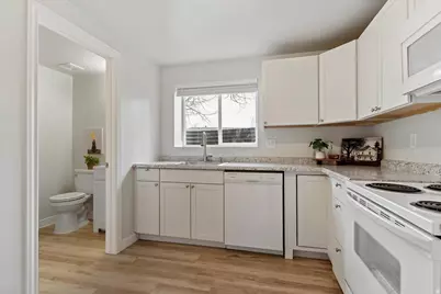 2569 N 2900 E, Layton, UT 84040 - Photo 25