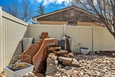 8223 S 1000 E, Sandy, UT 84094 - Photo 35