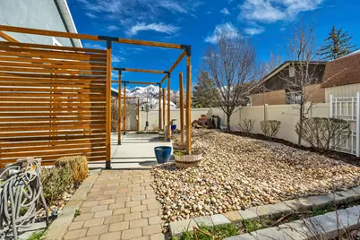 8223 S 1000 E, Sandy, UT 84094 - Photo 33