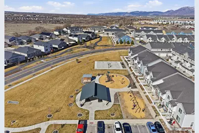 1041 W Painted Horse Ln, Bluffdale, UT 84065 - Photo 35