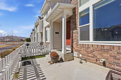 1041 W Painted Horse Ln, Bluffdale, UT 84065 - Photo 3