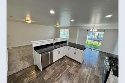 107 E Ashgrove Ln, Saratoga Springs, UT 84045 - Photo 3