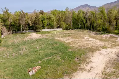 2323 E Walker Ln, Holladay, UT 84117 - Photo 15
