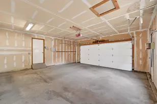 9976 S Tamara St E, Sandy, UT 84094 - Photo 33