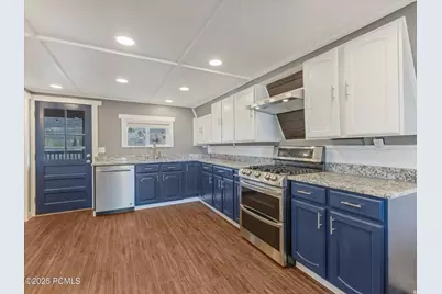 10019 E Ridge Pine Dr, Heber City, UT 84032 - Photo 9
