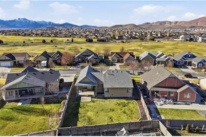 8494 N Turnberry Rd E, Eagle Mountain, UT 84005 - Photo 27