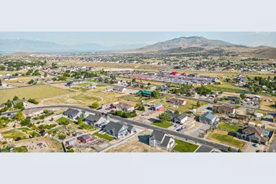 2313 E Patriot Dr, Eagle Mountain, UT 84005 - Photo 9