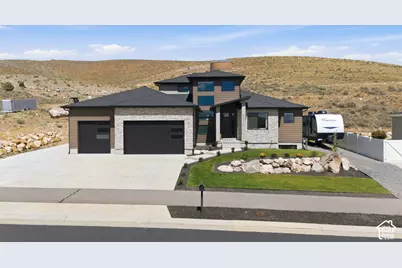 2313 E Patriot Dr, Eagle Mountain, UT 84005 - Photo 3