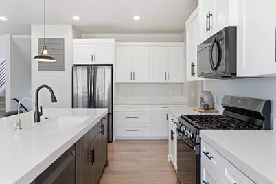 2313 E Patriot Dr, Eagle Mountain, UT 84005 - Photo 27