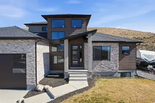 2313 E Patriot Dr, Eagle Mountain, UT 84005 - Photo 3