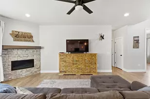 2313 E Patriot Dr, Eagle Mountain, UT 84005 - Photo 21