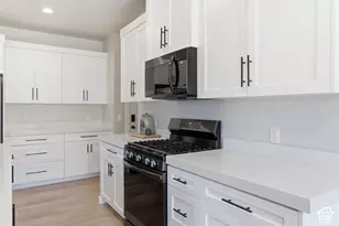 2313 E Patriot Dr, Eagle Mountain, UT 84005 - Photo 27