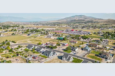 2313 E Patriot Dr, Eagle Mountain, UT 84005 - Photo 9