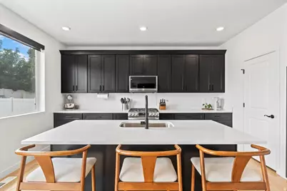 4892 S Snarr Haven Ct W, Taylorsville, UT 84129 - Photo 11