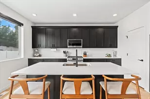 4892 S Snarr Haven Ct W, Taylorsville, UT 84129 - Photo 11